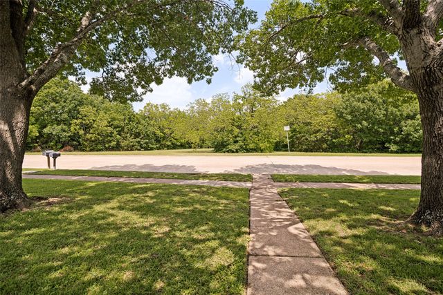 2414 Mapleridge Drive, Garland, TX 75044