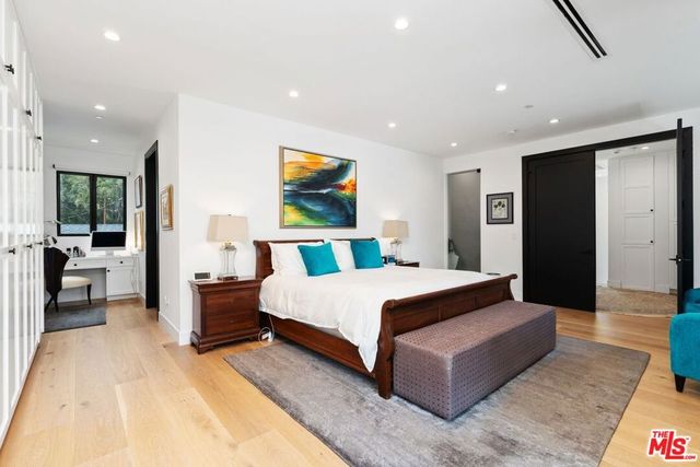 1919 Pinehurst Road, Los Angeles, CA 90068