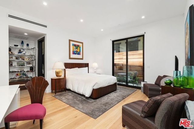 1919 Pinehurst Road, Los Angeles, CA 90068