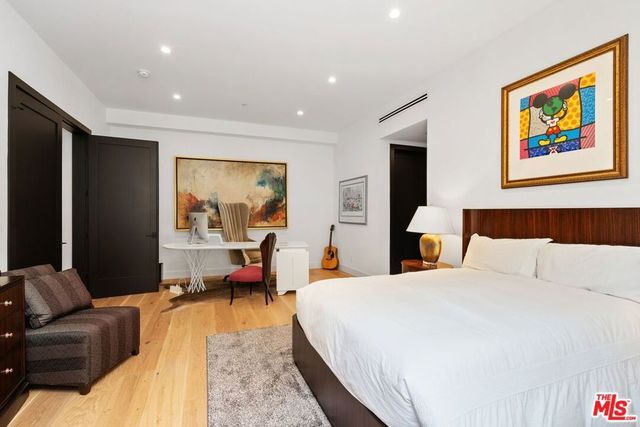 1919 Pinehurst Road, Los Angeles, CA 90068