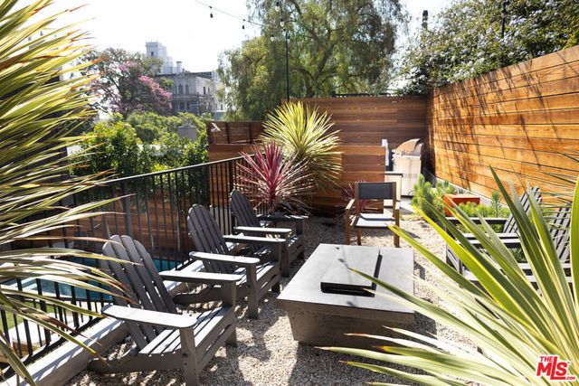 1919 Pinehurst Road, Los Angeles, CA 90068