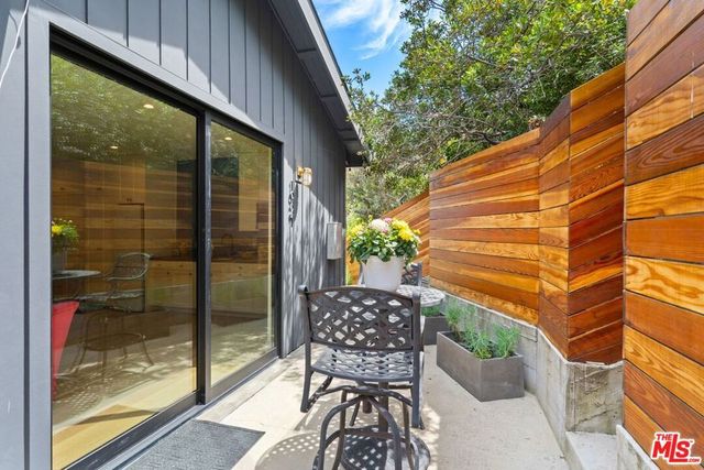 1919 Pinehurst Road, Los Angeles, CA 90068