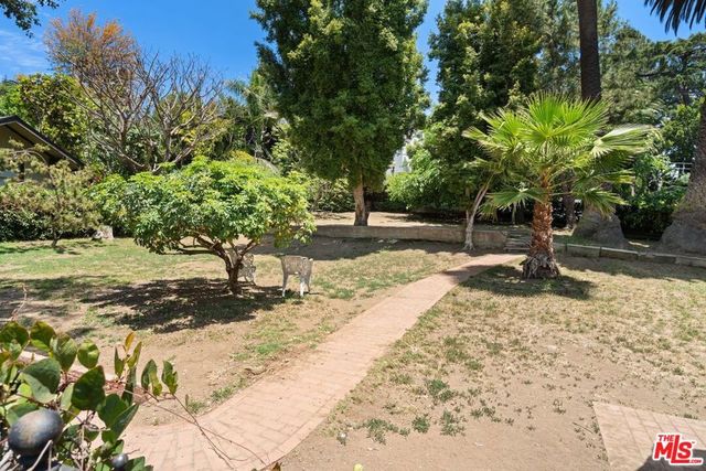 1919 Pinehurst Road, Los Angeles, CA 90068