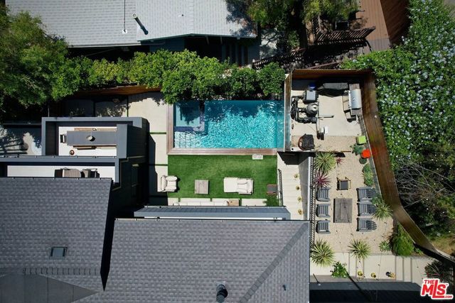 1919 Pinehurst Road, Los Angeles, CA 90068