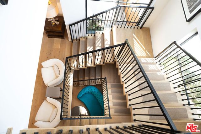 1919 Pinehurst Road, Los Angeles, CA 90068