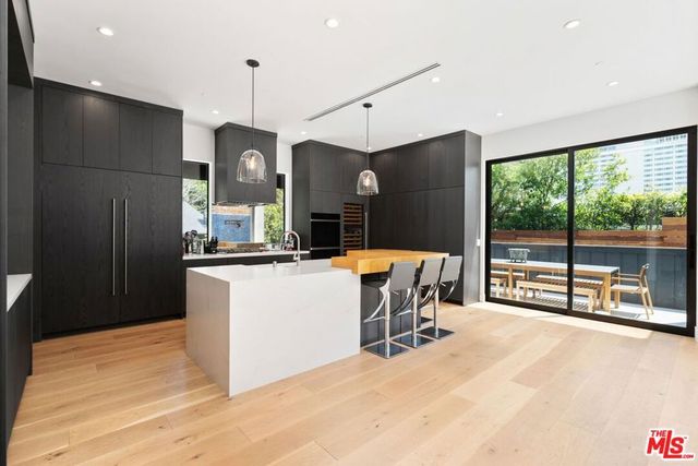 1919 Pinehurst Road, Los Angeles, CA 90068