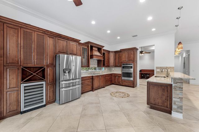 10582 Whitewind Circle, Boynton Beach, FL 33473