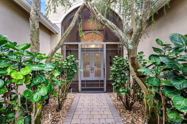 10582 Whitewind Circle, Boynton Beach, FL 33473