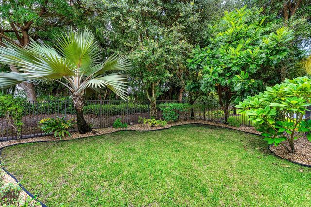 10582 Whitewind Circle, Boynton Beach, FL 33473