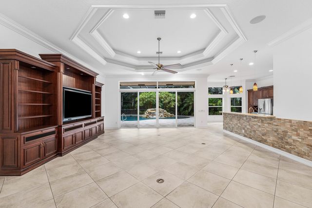 10582 Whitewind Circle, Boynton Beach, FL 33473