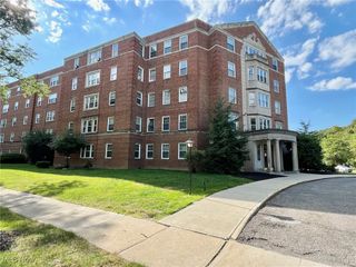 13800 Fairhill Road 321, Shaker Heights, OH 44120