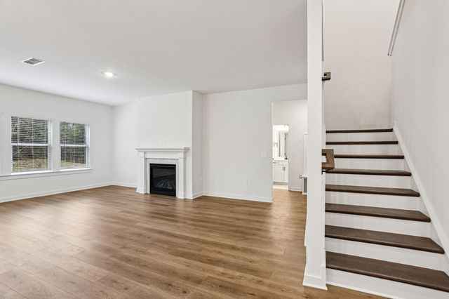 108 Vanguard Drive, La Vergne, TN 37086