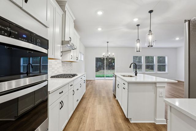 108 Vanguard Drive, La Vergne, TN 37086