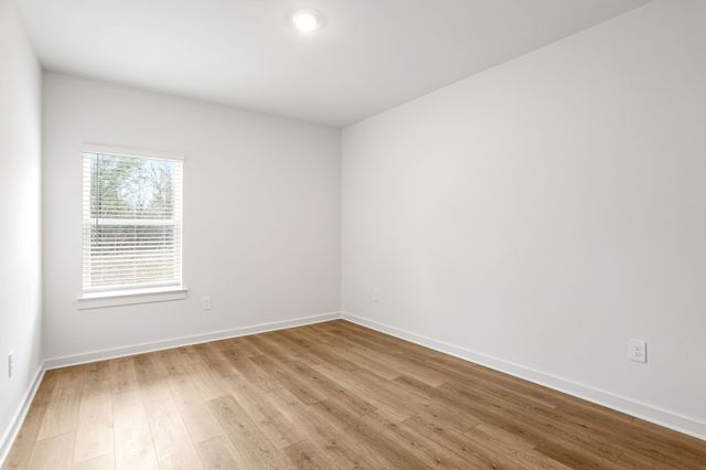 108 Vanguard Drive, La Vergne, TN 37086