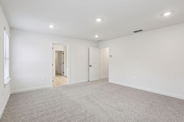 108 Vanguard Drive, La Vergne, TN 37086