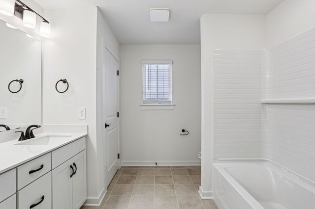 108 Vanguard Drive, La Vergne, TN 37086