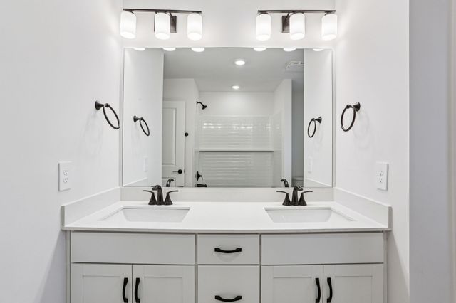 108 Vanguard Drive, La Vergne, TN 37086