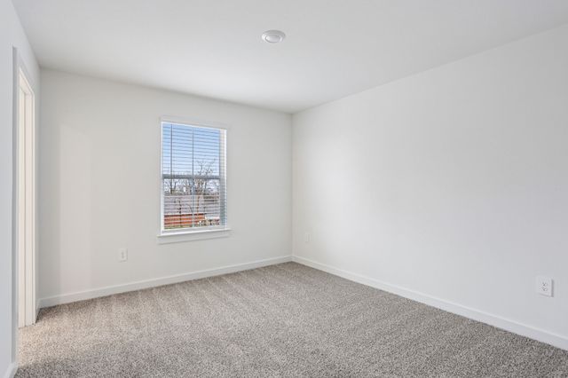 108 Vanguard Drive, La Vergne, TN 37086