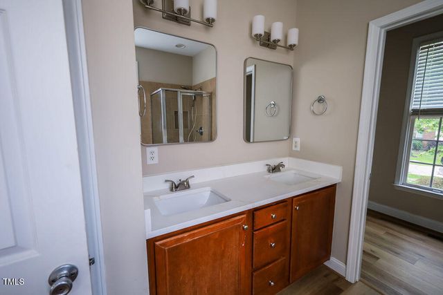 10 London Way, Spring Lake, NC 28390