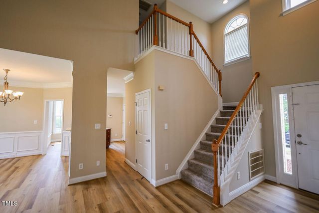 10 London Way, Spring Lake, NC 28390