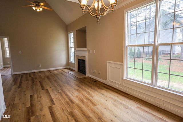 10 London Way, Spring Lake, NC 28390