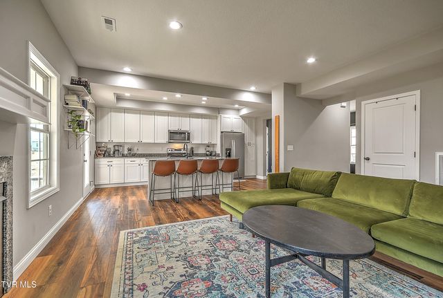 1975 Erwin Highway, Greeneville, TN 37745