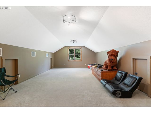 10534 Se VRADENBURG Rd, Happy Valley, OR 97086