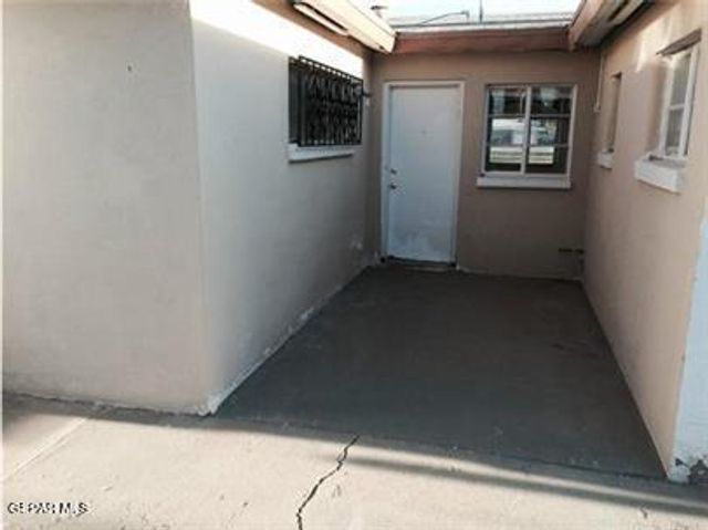 7405 EDGEMERE Boulevard, El Paso, TX 79925