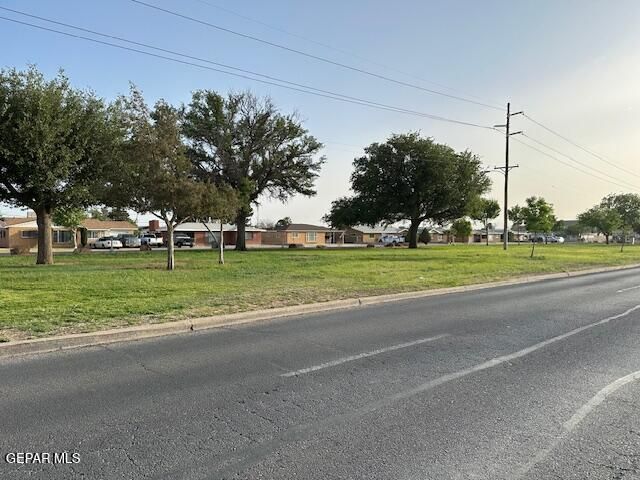 7405 EDGEMERE Boulevard, El Paso, TX 79925
