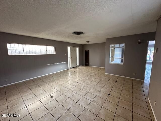 7405 EDGEMERE Boulevard, El Paso, TX 79925