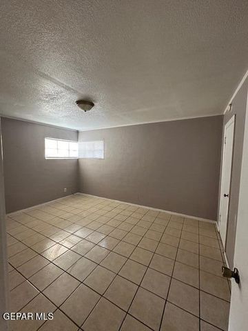 7405 EDGEMERE Boulevard, El Paso, TX 79925