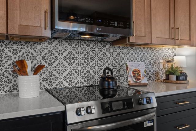 2734 N BEECHWOOD COURT, Appleton, WI 54911