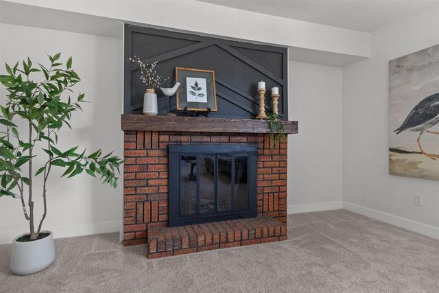 2734 N BEECHWOOD COURT, Appleton, WI 54911