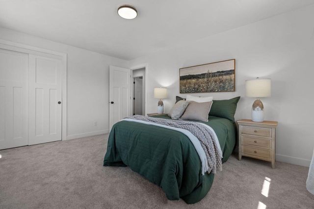 2734 N BEECHWOOD COURT, Appleton, WI 54911