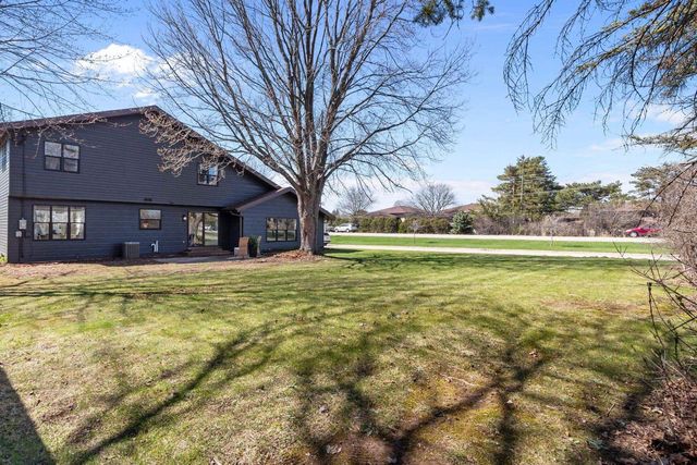 2734 N BEECHWOOD COURT, Appleton, WI 54911