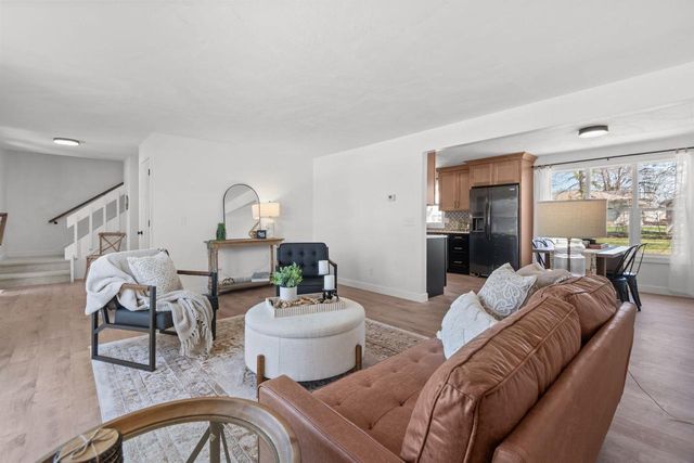 2734 N BEECHWOOD COURT, Appleton, WI 54911