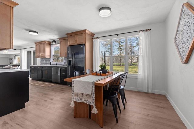 2734 N BEECHWOOD COURT, Appleton, WI 54911