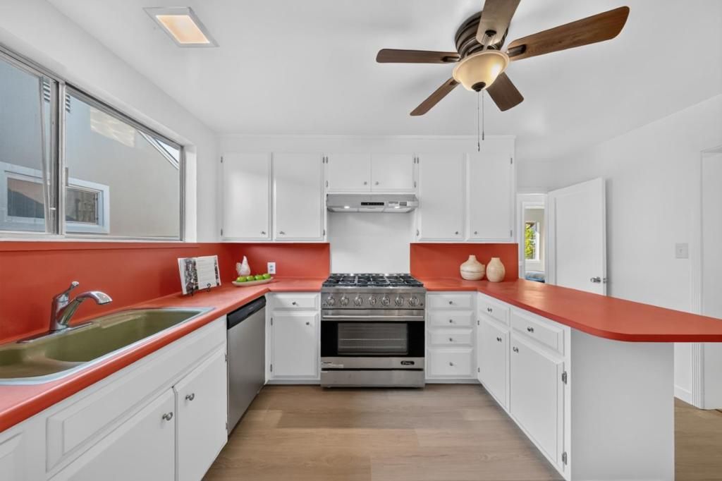 Image 22 of property listing at 2433 W Hedding Street, San Jose, CA 95128