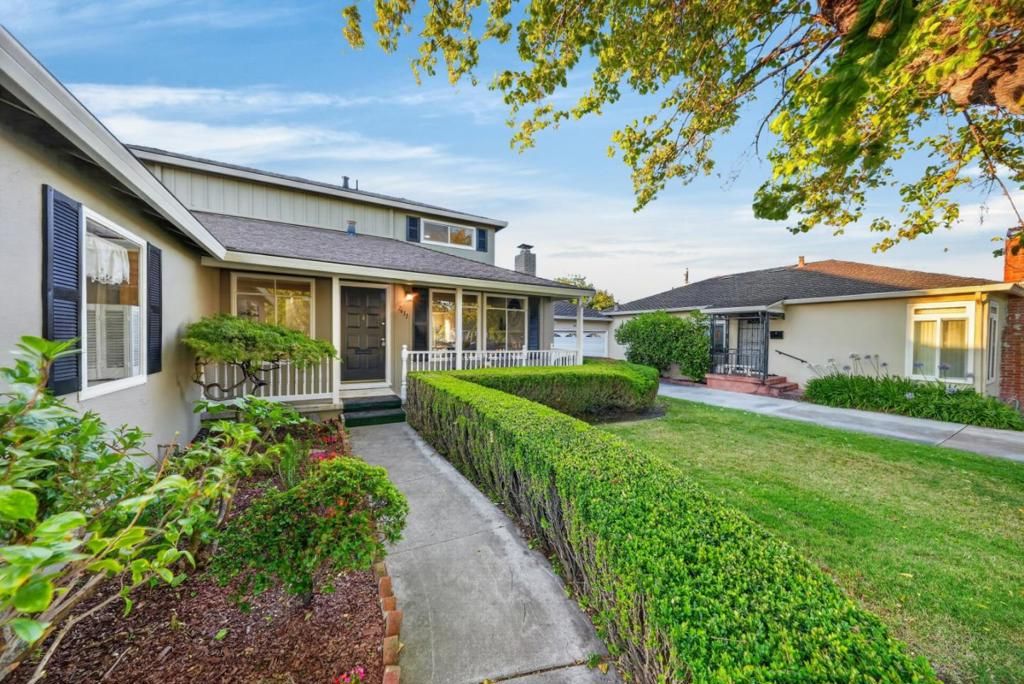 Image 7 of property listing at 2433 W Hedding Street, San Jose, CA 95128