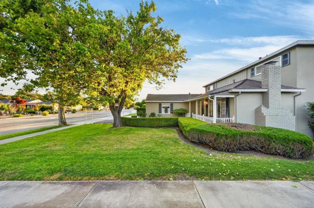 Image 9 of property listing at 2433 W Hedding Street, San Jose, CA 95128