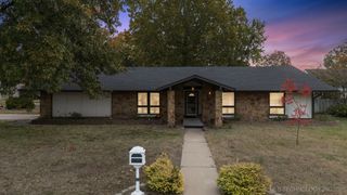 8401 Fawnwood Street, Broken Arrow, OK 74011