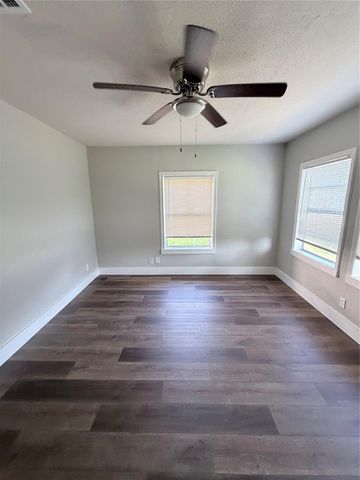 7011 Anderson Street, Texas City, TX 77591