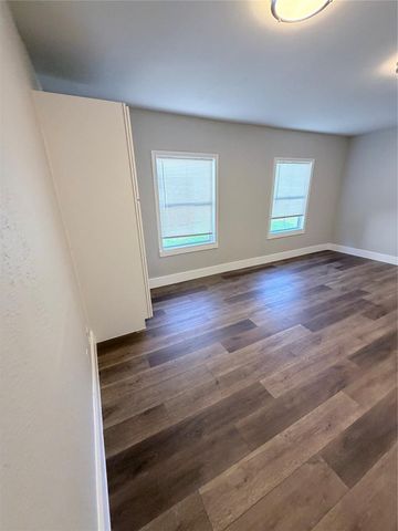 7011 Anderson Street, Texas City, TX 77591