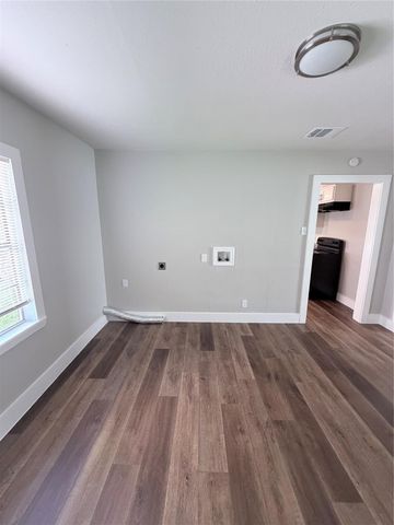 7011 Anderson Street, Texas City, TX 77591
