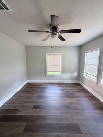 7011 Anderson Street, Texas City, TX 77591