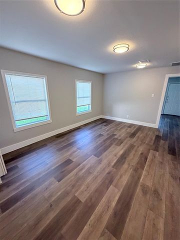 7011 Anderson Street, Texas City, TX 77591