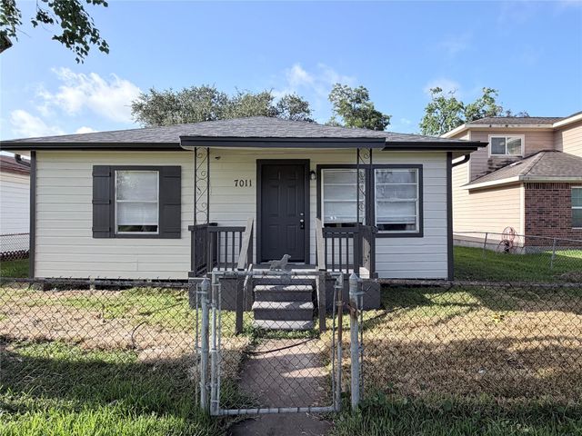 7011 Anderson Street, Texas City, TX 77591