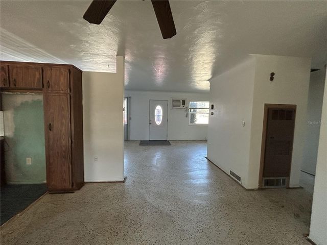 6116 52ND AVENUE N, Kenneth City, FL 33709