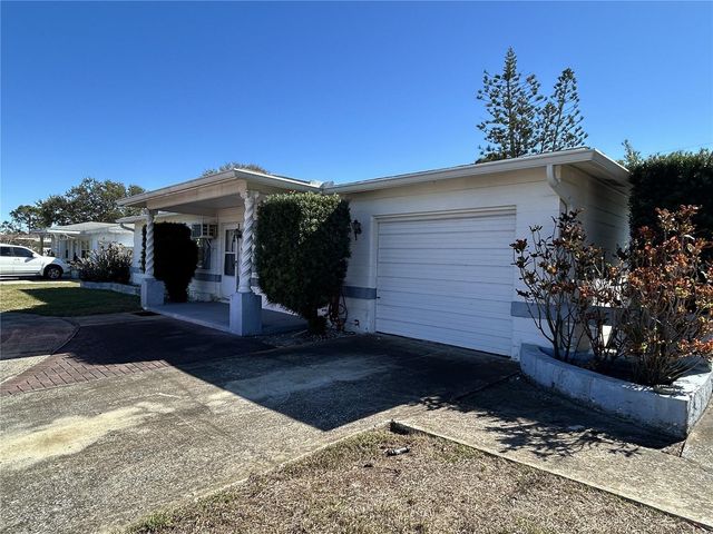 6116 52ND AVENUE N, Kenneth City, FL 33709