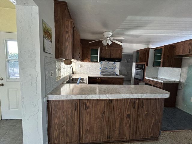 6116 52ND AVENUE N, Kenneth City, FL 33709